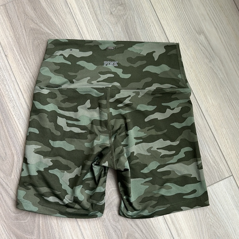 Victoria’s Secret ultimate pink biker shorts Camo Print High-Waisted size small
